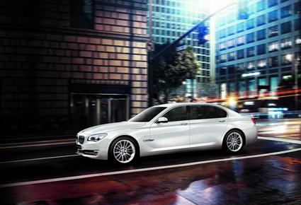 Line of Excellence تنضمّ إلى طراز 730Li من BMW